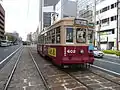 Straßenbahn mit Linksverkehr in Hiroshima (Japan)