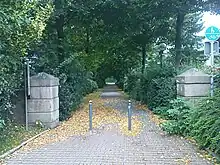 Südportal mit neuer Allee