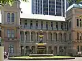 Sydney Hospital-Haupthaus mit Brunnen