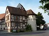 Teile des Tauberfränkischen Landschaftsmuseums,links das sogenannte Jägerhaus aus der Renaissance (um 1600),rechts ein romanischer Turm (um 1200)