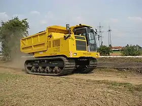 Muldenkipper Komatsu CD-110R mit Raupenantrieb