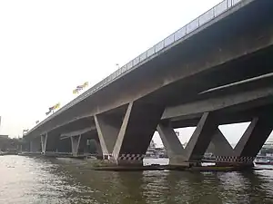 Taksin-Brücke