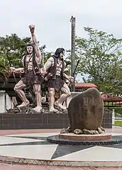 Gombunan-Tamadon-Memorial und Einigkeitsstein