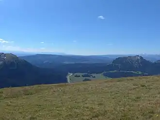 Togwotee Pass von Norden, vom Breccia Peak, rechts der Two Oceans Mountain