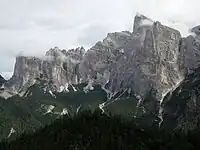 Panorama der Civetta Südwände vom Torre Venezia (links) bis Torre Trieste (rechts)