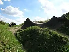 Trümmer des 75-mm-Turms von Fort de Vaux, zerstört durch eine Explosion der gelagerten Munition nach einem Granatdurchschlag