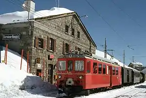 Bahnhof im Winter mit RhB ABe 4/4 II Nr. 47