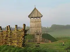 Wehrturm in Lütjenburg, nach dem Vorbild des Glockenstapel von Norderbrarup