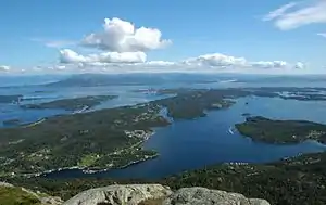 Der Bømlafjord mit den Inseln Føyno und Moster