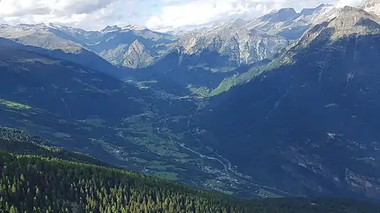 Blick hinunter in die Valle di Blenio.