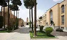 Hof der Kathedrale mit Museum (rechts)