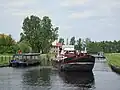 Umgebautes Torfschiff auf dem Veenparkkanaal