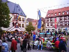 Weinverkostungam Volkacher Marktplatz