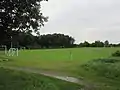 Fußballplatz des Vrångö IF bei leichtem Regen