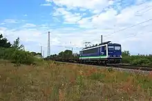 Lokomotive 155 048-6 der IntEgro Verkehr GmbH mit seinem Zug in Wahnebergen Richtung Süden am 12.07.2018