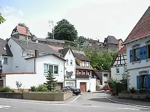 Burgrest auf dem Bergsporn von Waldangelloch