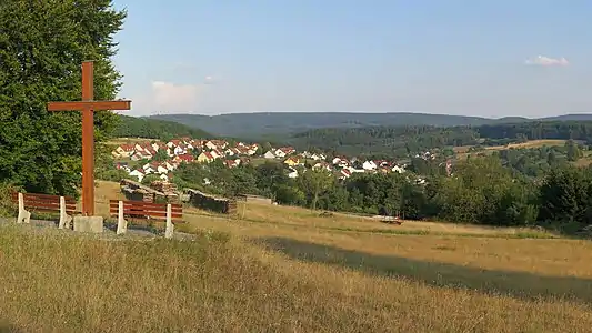 Blick über Weibersbrunn nach Südosten zum Geiersberg