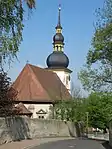 Bergseite mit Friedhofsmauer