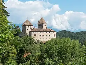 Wehrburg in Prissian, Südtirol