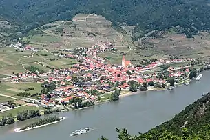 Weißenkirchen in der Wachau gesehen von Süden