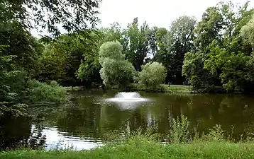 Weiher mit Springbrunnen