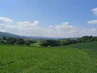 Trommgranit und Weschnitzpluton-Gebiete vom Gumpener Kreuz aus: links bis Mitte rechts die Tromm-Wachenberg-Kette, rechts im Hintergrund der Juhöhe-Hirschkopf-Gebirgszug