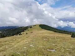 Blick vom Sattel zwischen Herrenkogel und Wetterkogel auf den Wetterkogel.