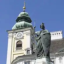 Die Austria vor der Schottenkirche