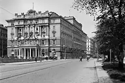 Das Hotel Métropole am Morzinplatz, Ansicht vom Franz-Josefs-Kai in den 1930er-Jahren