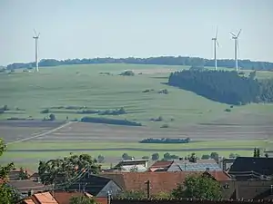 Ansicht von Westen, im Vordergrund Salmendingen