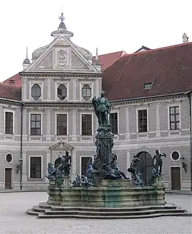 Der Wittelsbacherbrunnen in der Münchner Residenz