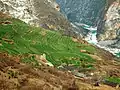 Terrassen an der Tigersprung-Schlucht, einer der tiefsten Schluchten der Welt