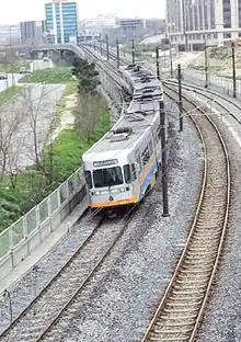 M1A-Metrozug bei der Station Zeytinburnu