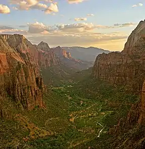 Zion Canyon von Angels Landing aus gesehen