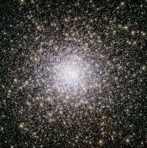 Der Kugelsternhaufen NGC 362 aufgenommen von Hubble-Weltraumteleskop