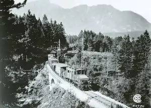 Werkfoto E 70 21 auf der Weißbachbrücke in Bayerisch Gmain