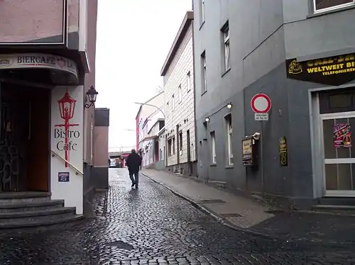 La seksvendokvartalo de Bochum - la Gußstahlstraße kun la limstrato Im Winkel