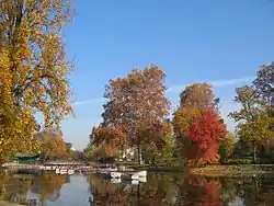 La lago Daumesnil, aŭtune