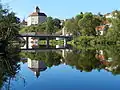 la mezepoka burgo, nun junulargastejo, borde de la rivereto Pfreimd