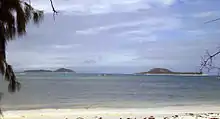 La insuloj Cousine (maldekstre) kaj Cousin (dekstre), vidite de Praslin