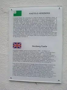 Dulingvaj klarigoj en la kastelo (Schloss Herzberg am Harz).