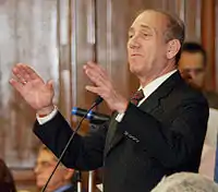 Ehud Olmert dum parolado en São Paulo, 2005(Antônio Milena/ABr)