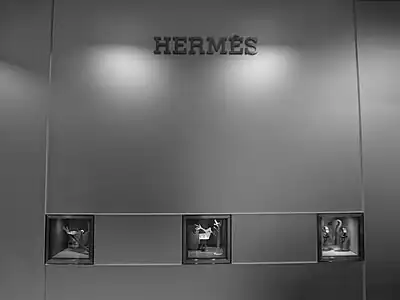Entrepreno de luksaj varoj Hermès.