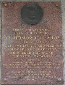 Memortabulo pri Lajos Homoródi