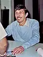 Nimoy dum subskribo de fotoj ĉe Star Trek-kongreso, ĉirkaŭ 1978