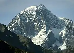 Mont Blanc de Courmayeur (4.748 m) vidita el La Thuile.