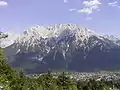 Mittenwald kaj montaro Karwendel en 2005