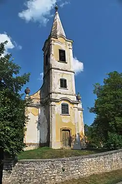 Turo de la Kalvinana preĝejo en Monoszló