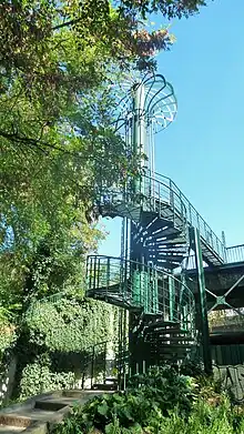 Ŝtuparo je la fino de la promenejo (Porte d'Auteuil, Bld. Périphérique)