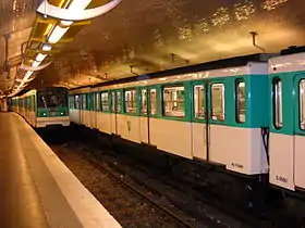 Stacio Mairie d'Issy sur linio 12 de la Metroo de Parizo